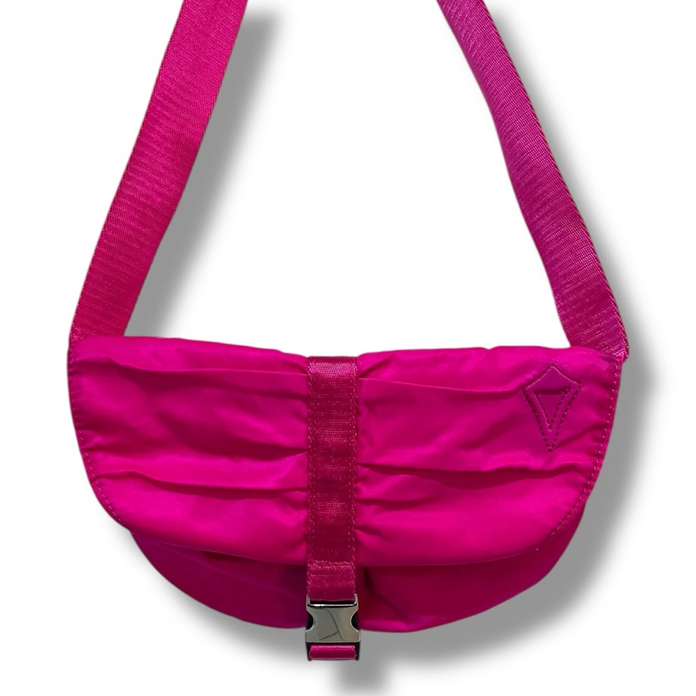 Ivivva Lululemon Fanny Pack Waist Bag Purse Hot Pink 3 pockets Metal Hardware